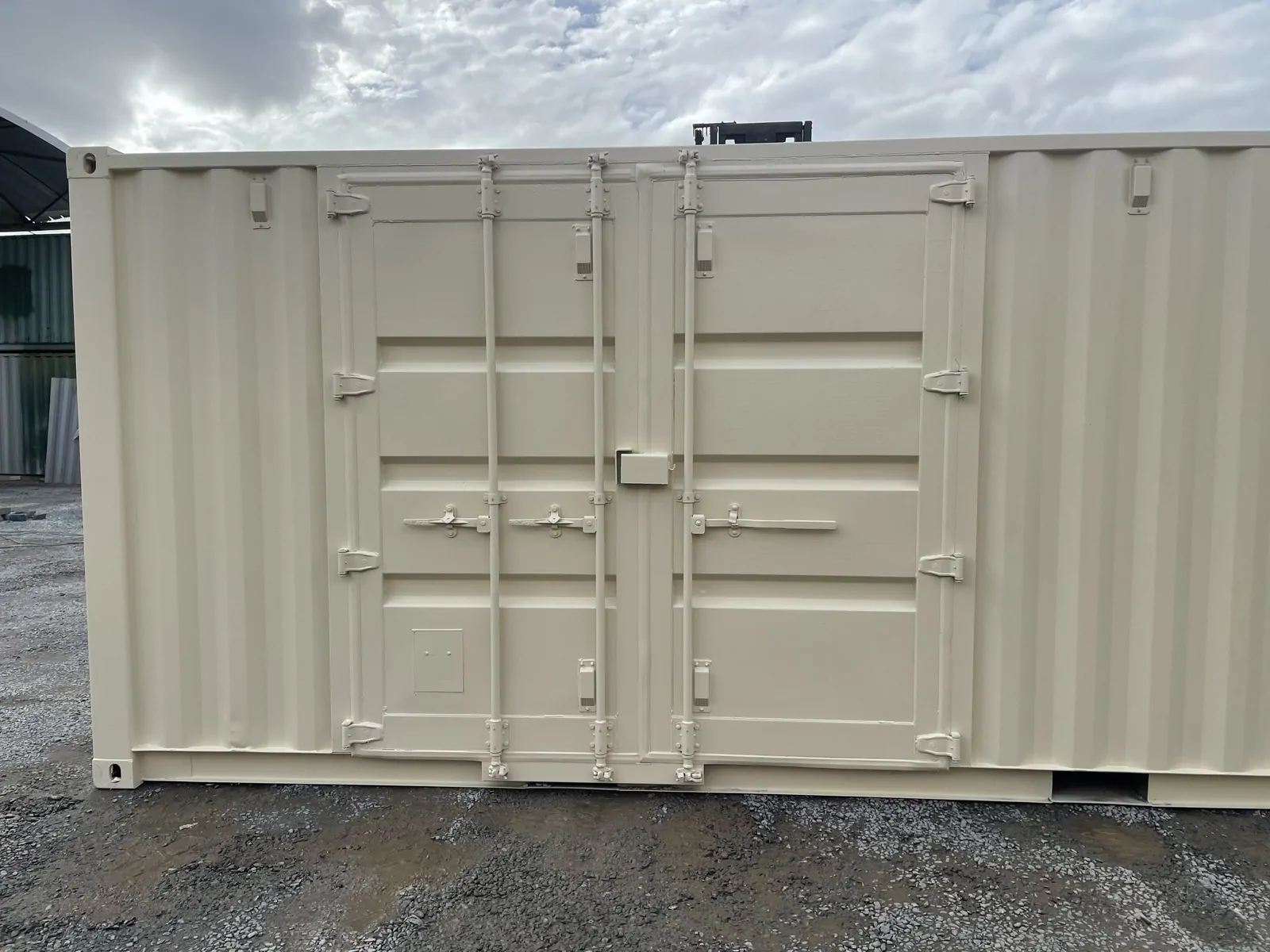 Cargo-worthy or as-is on a coastal block